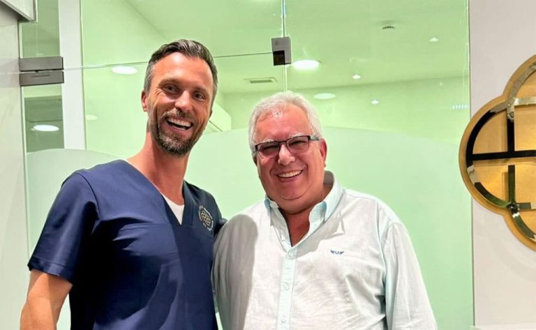 From Fear to Confidence: The Incredible Journey of the 'Most Difficult Patient' to a Renewed Smile