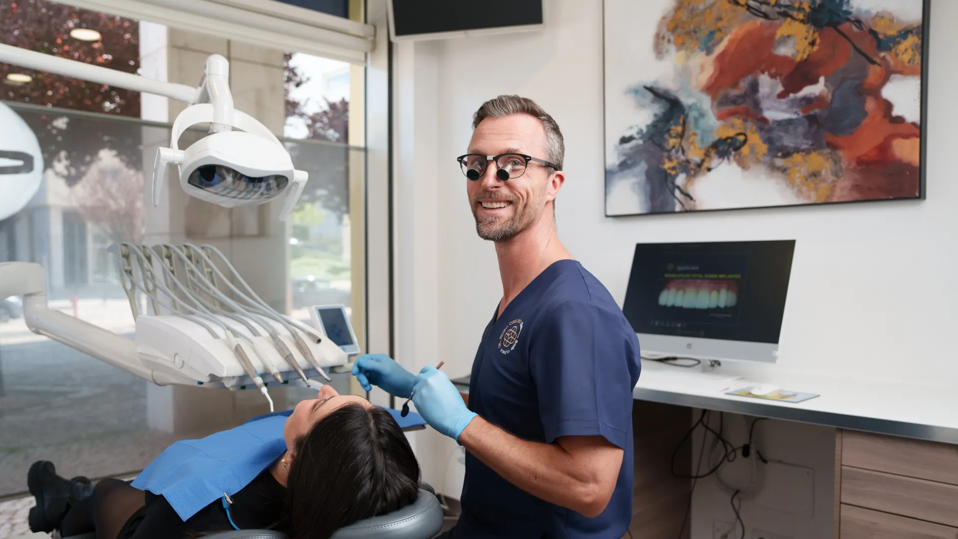 Consulta de estética dentária na Clínica Dr. Pedro Coelho em Oeiras